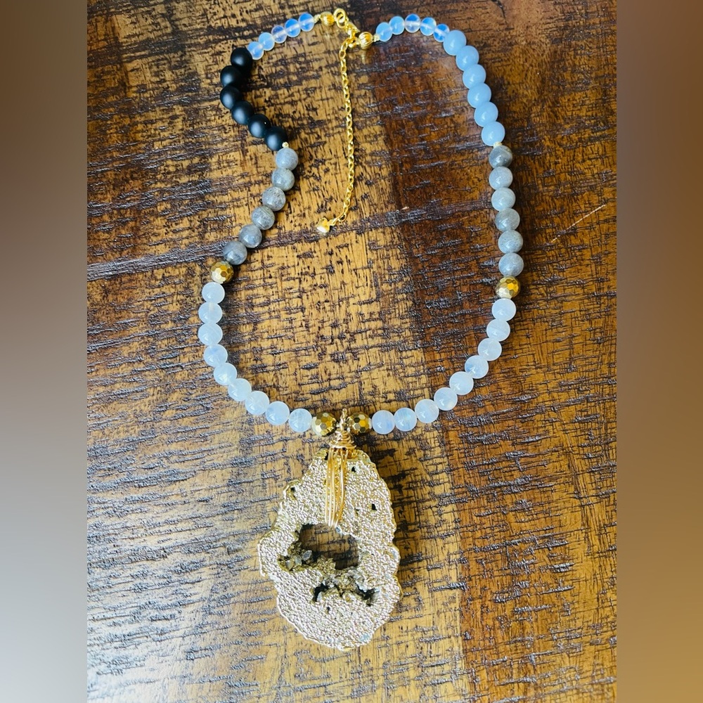 Gems & Geode Crystal Necklace N173-24KGP-#3